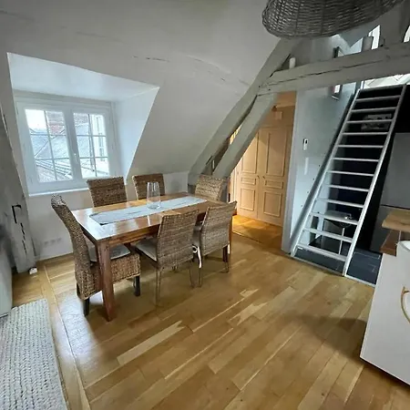 아파트 Sous Les Clochers De - Spacieux Logement