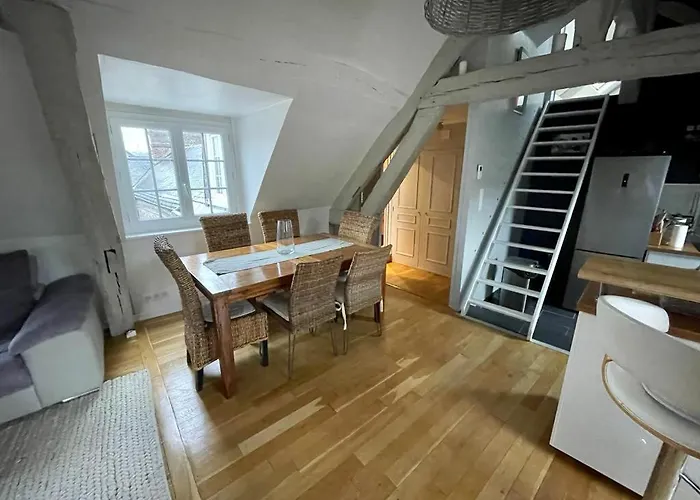 Appartement Sous Les Clochers De - Spacieux Logement